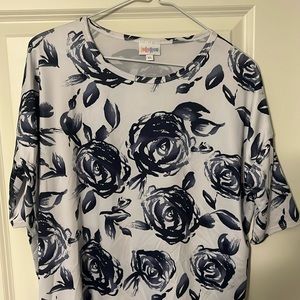 Lularoe XS top. White with blue roses